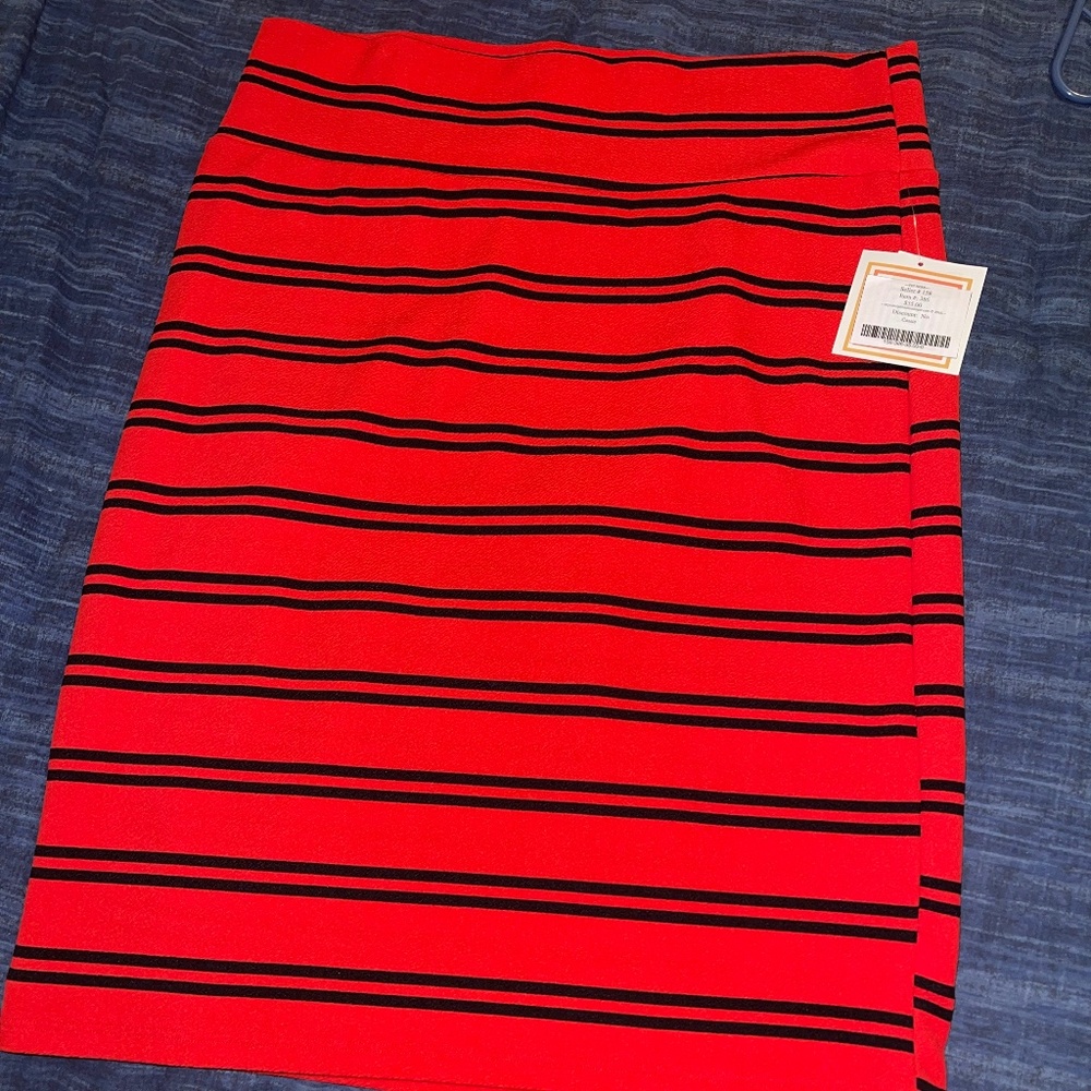 "Cassie" pencil skirt, no pockets with tags